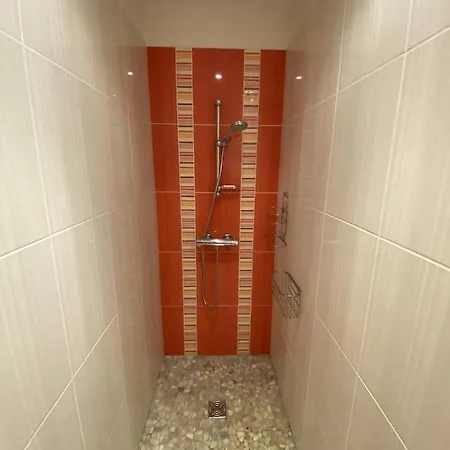 Bed & Breakfast La Maison Du Bonheur 3*