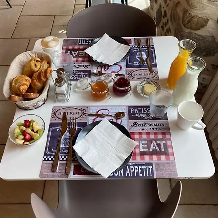 La Maison Du Bonheur Bed & Breakfast Ausson